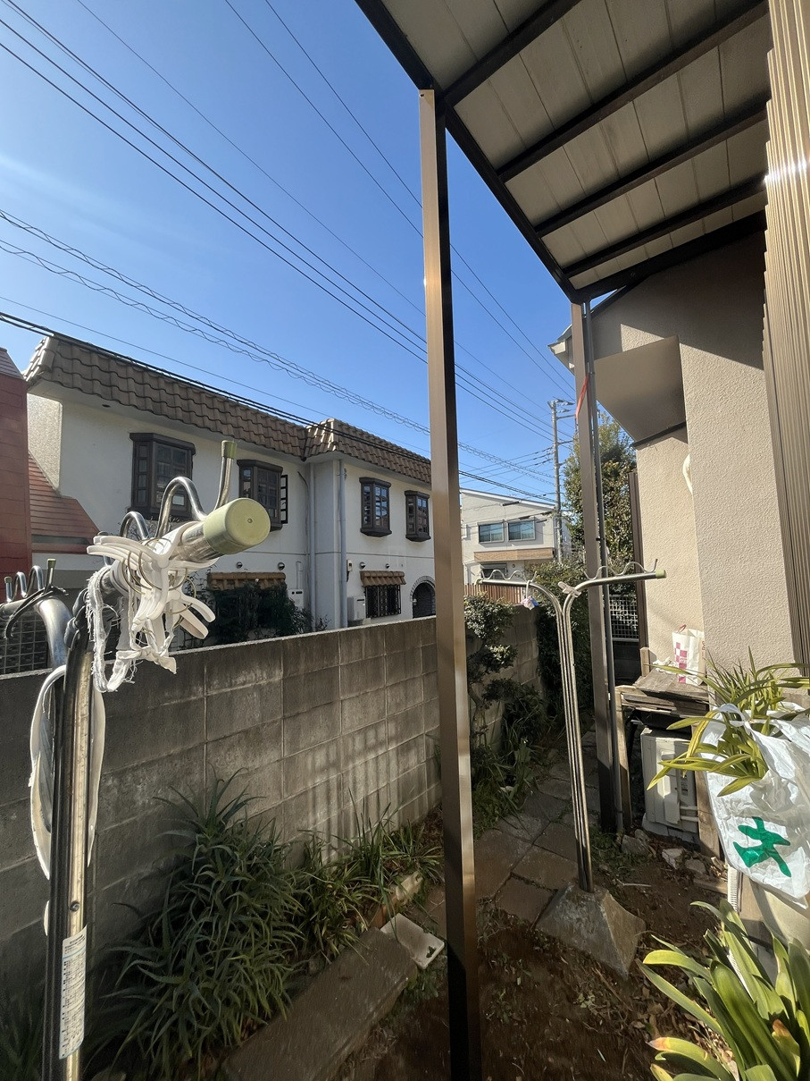 かとうがらすてん　大森山王のアルミバルコニーの補強と屋根材(波板)交換【東京都大田区】の施工後の写真2