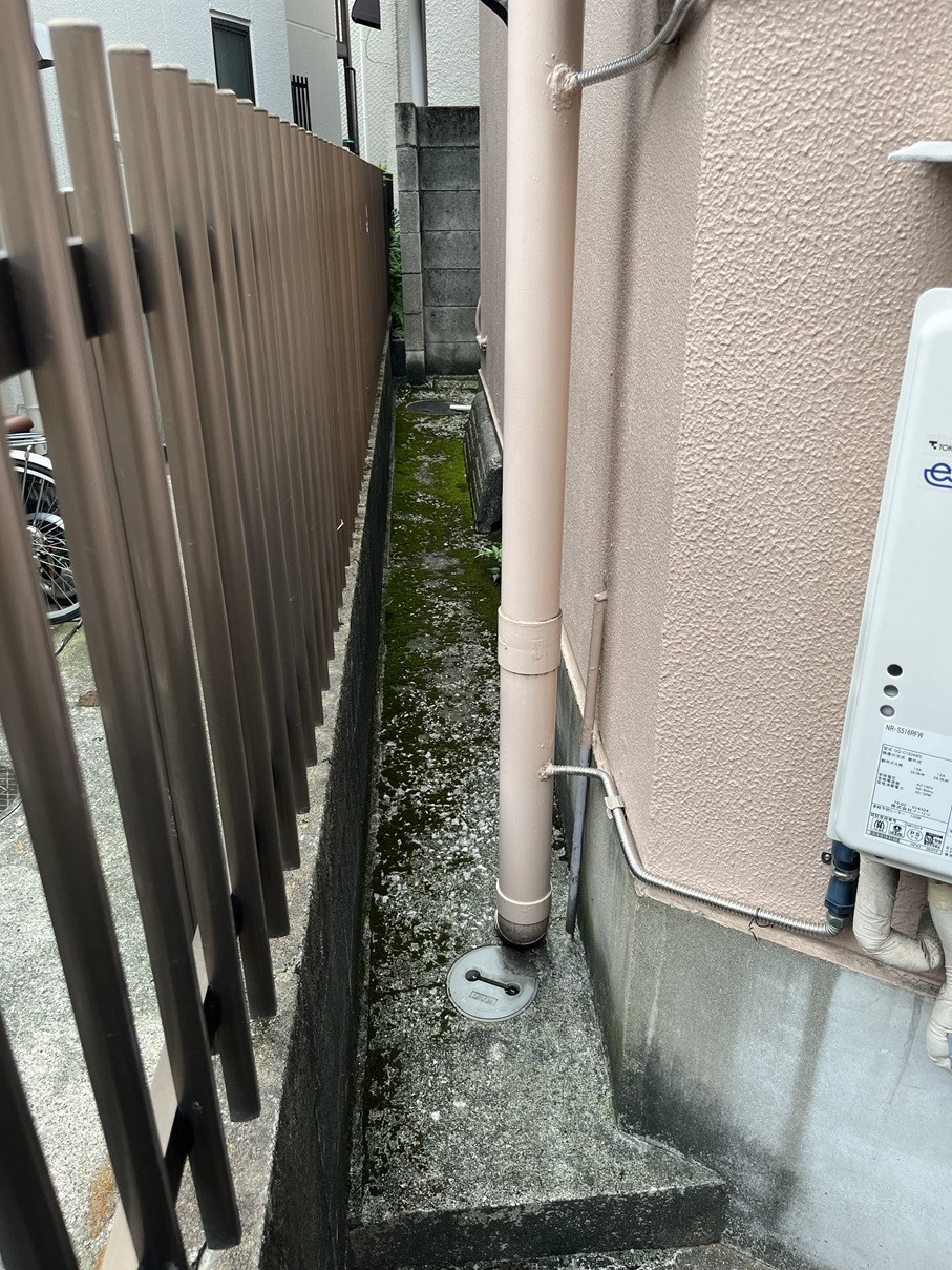 かとうがらすてん　大森山王の僅かな通路ですが門扉を取付て安心【東京都品川区】の施工前の写真2