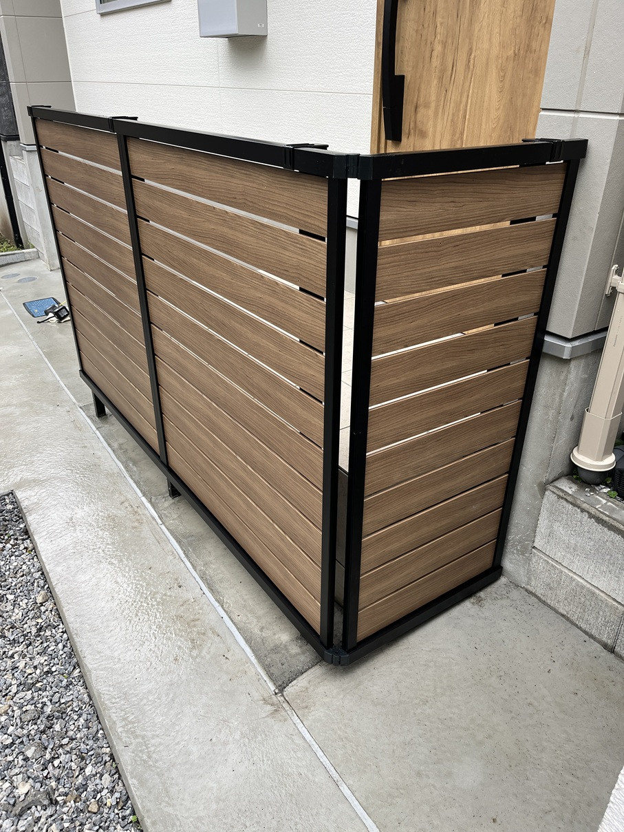 かとうがらすてん　大森山王の玄関前の高さのあるポーチからの落下防止用にフェンスを取付【東京都大田区】の施工後の写真1