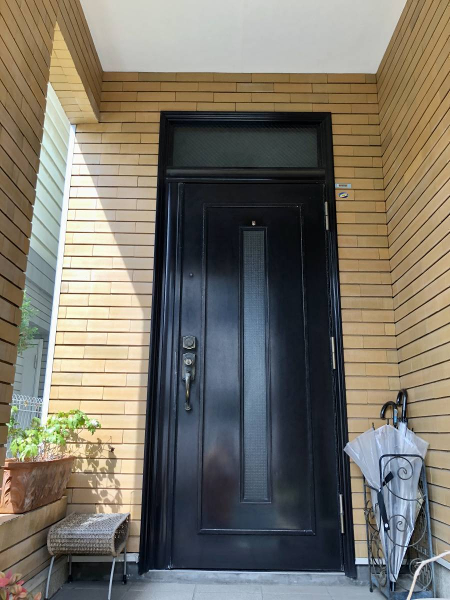 かとうがらすてん　大森山王の大田区【玄関ドア交換　リシェント】新しいドアは、風が通るので換気もできます　の施工前の写真1