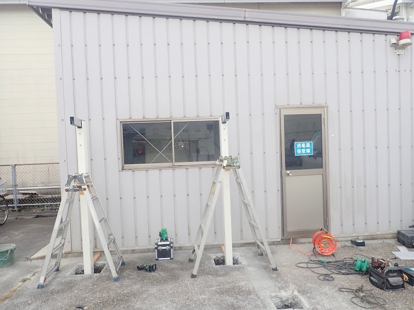 日向トーヨー住器の日向市　某企業様　駐輪場取付工事の施工前の写真3