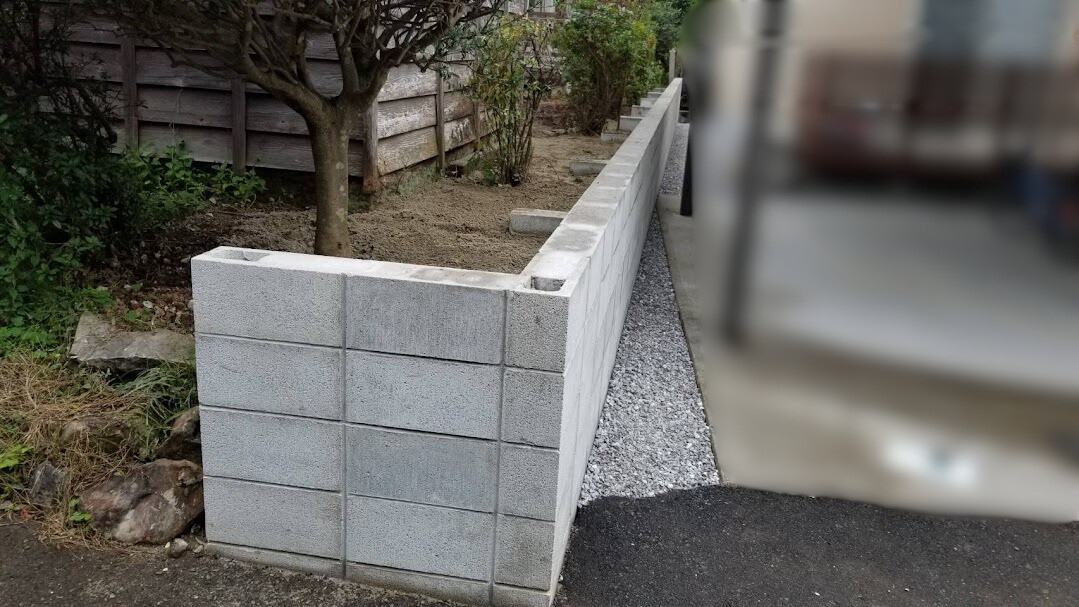 日向トーヨー住器の延岡市 フェンス取付工事の施工前の写真1