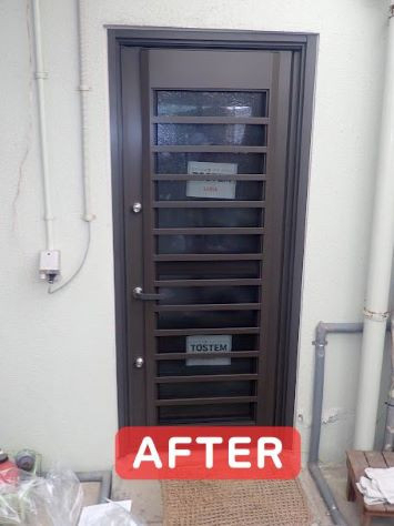 日向トーヨー住器の【日向市】勝手口ドアもリシェントなら1日でリフォームできます☆の施工後の写真1