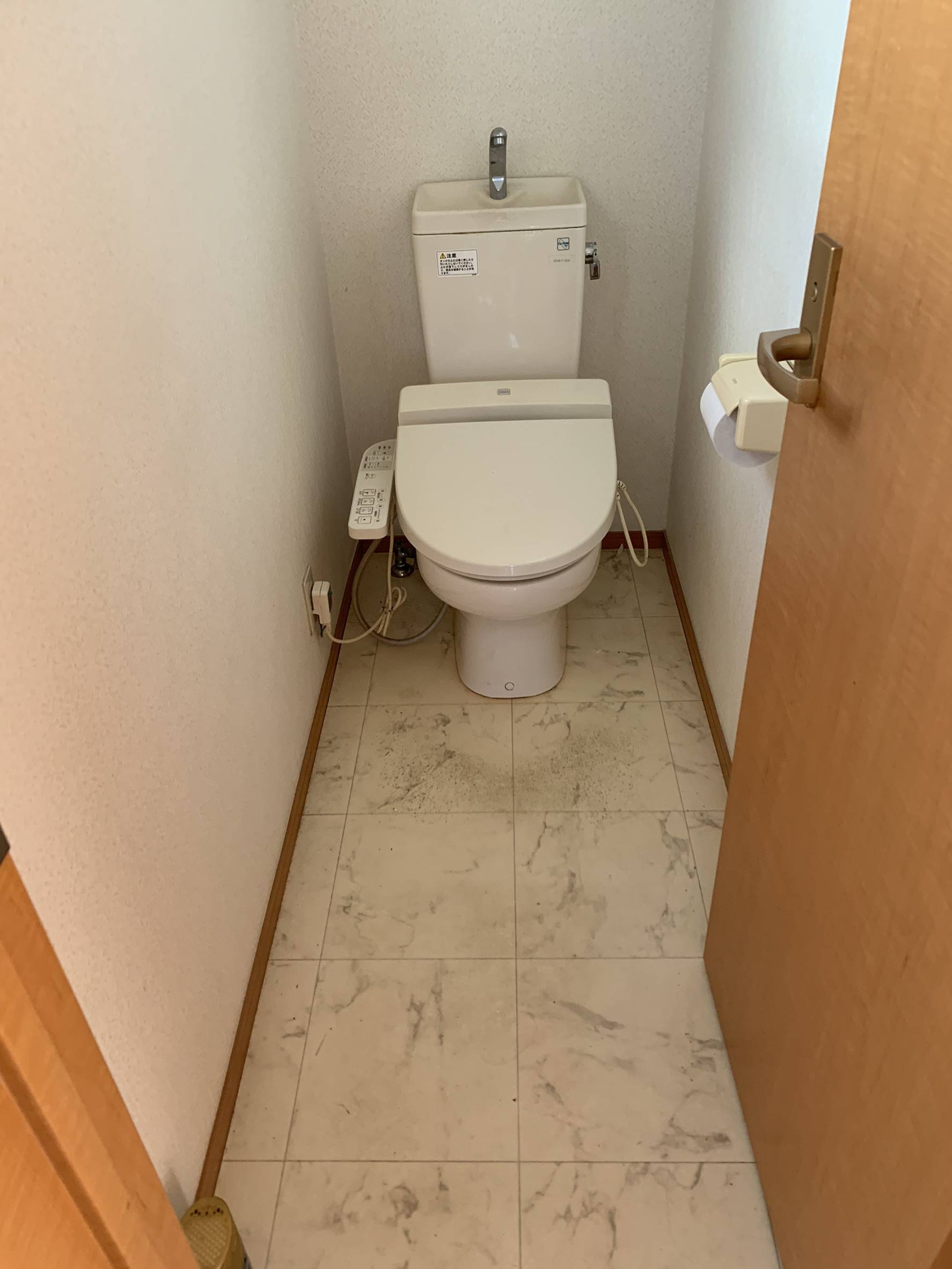 トイレ to カップボード ホームリフレヒロセのブログ 写真1