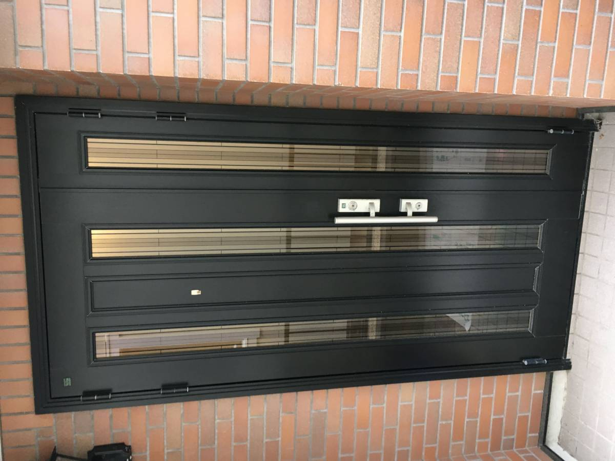 ホームリフレヒロセのk2高断熱の玄関ドアの施工前の写真1