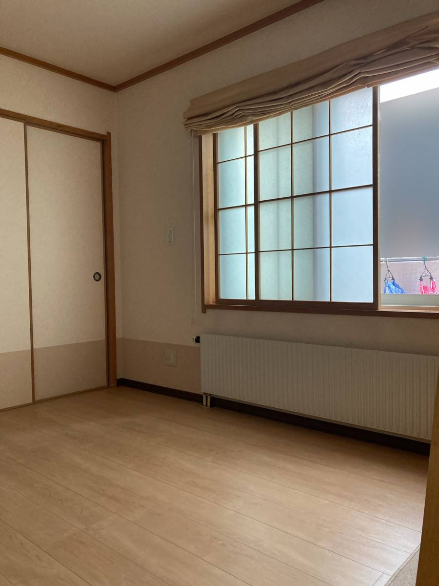 札幌トーヨー住器の古くなって痛んだ和室の畳をフローリングにリフォーム［恵庭市］Y様邸の施工後の写真1