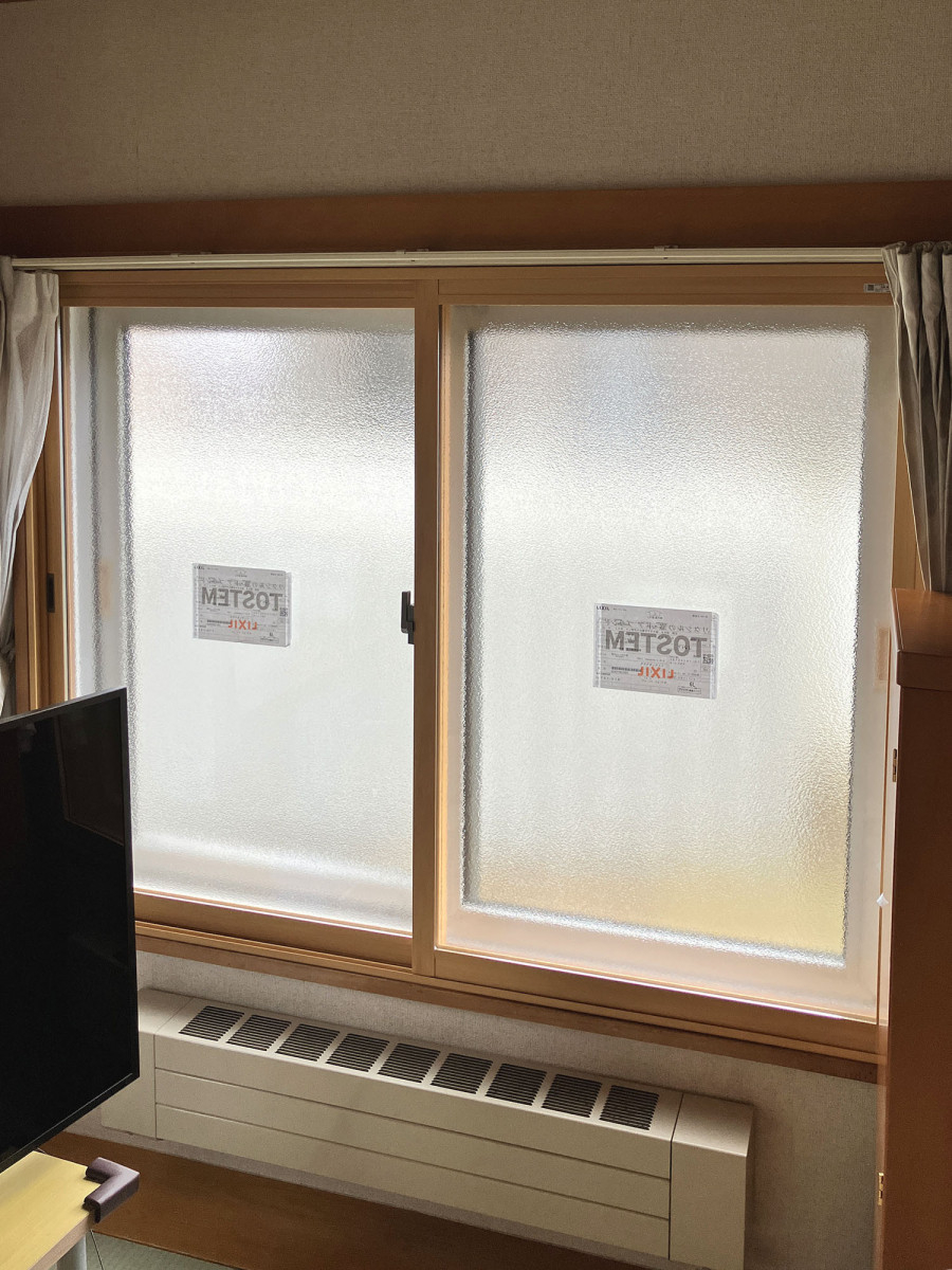 札幌トーヨー住器の窓リノベ補助金がきっかけで玄関ドアと内窓をリフォーム、寒さが解消しました♪［札幌市］の施工後の写真3