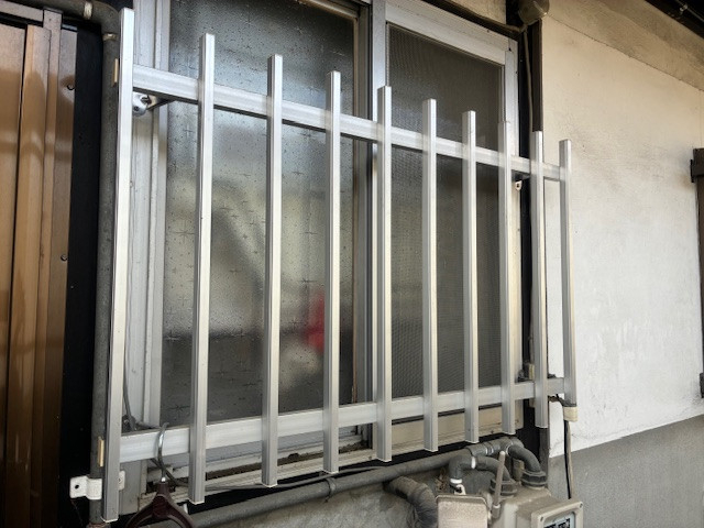 ネットアスの［松本市］外窓交換（はつり工法）＊洗面所の施工前の写真1