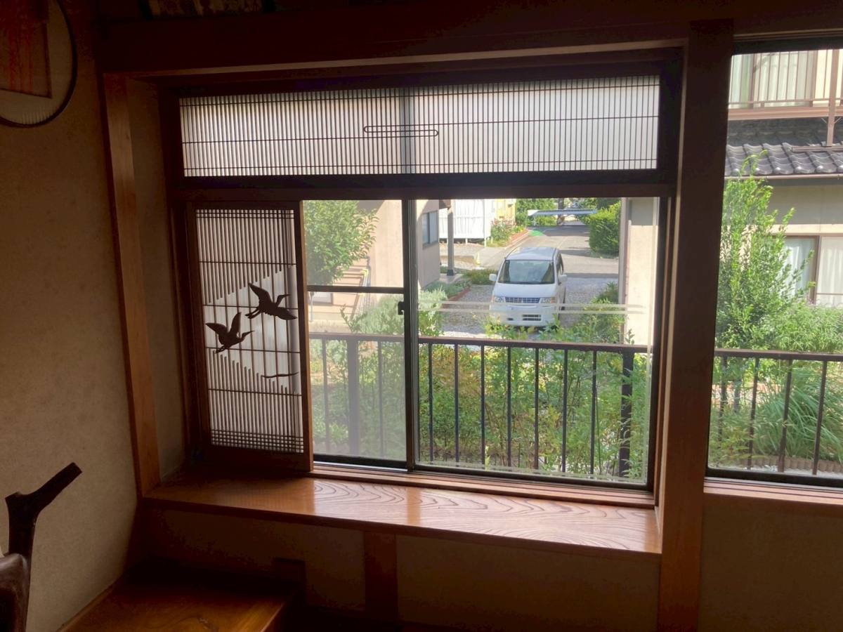 ネットアスの［松本市］外窓交換（はつり工法）＊引違いからFIX窓に！の施工前の写真2