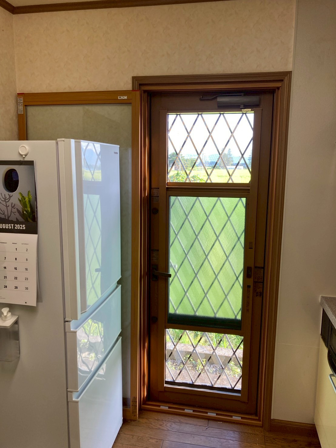 ネットアスの［安曇野市］勝手口ドア交換＊リシェント勝手口ドア高断熱仕様の施工前の写真2