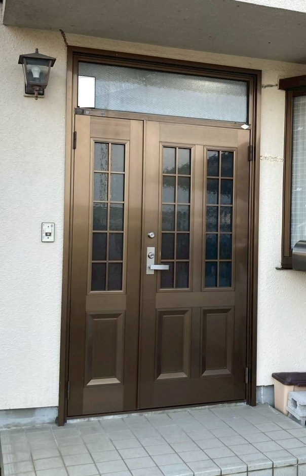 ネットアスの［松本市］玄関ドア交換＊リシェント玄関ドアの施工前の写真1