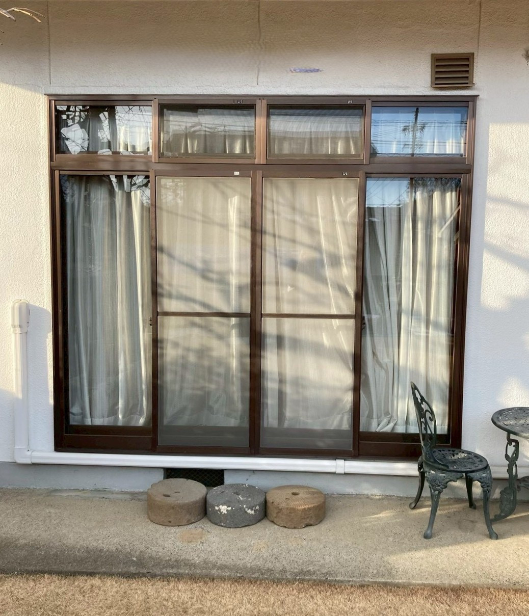 ネットアスの［松本市］防犯対策で外窓交換＊リプラストリプルガラスの施工前の写真1