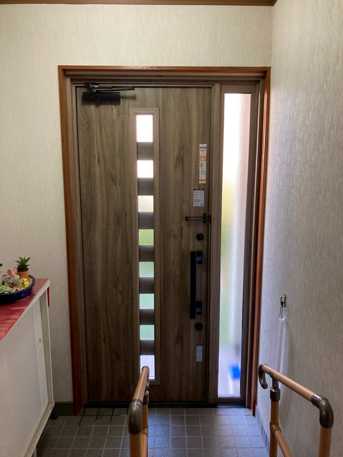 ネットアスの［安曇市］玄関ドア交換＊LIXILリシェント玄関ドアの施工後の写真2