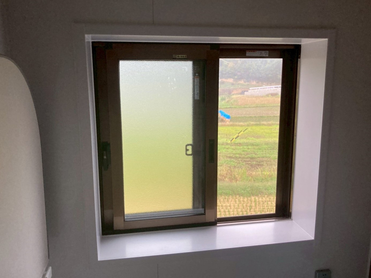 ネットアスの［松本市］浴室の窓に内窓インプラス【寒さ・ヒートショック対策】の施工前の写真1