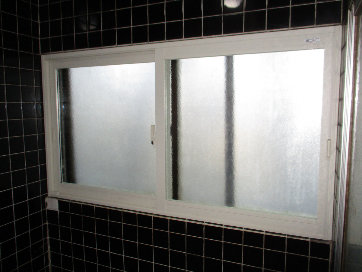 九重トーヨー住器の浴室インプラス取付の施工後の写真1