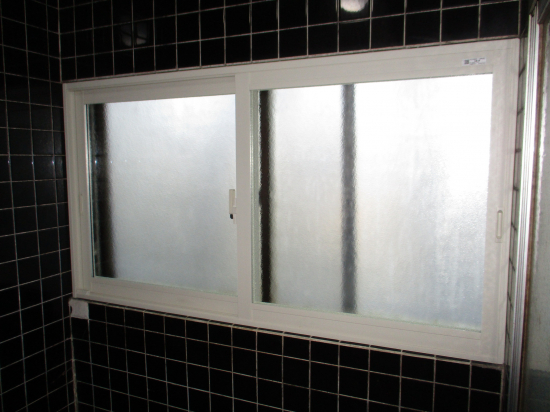 九重トーヨー住器の浴室インプラス取付施工事例写真1