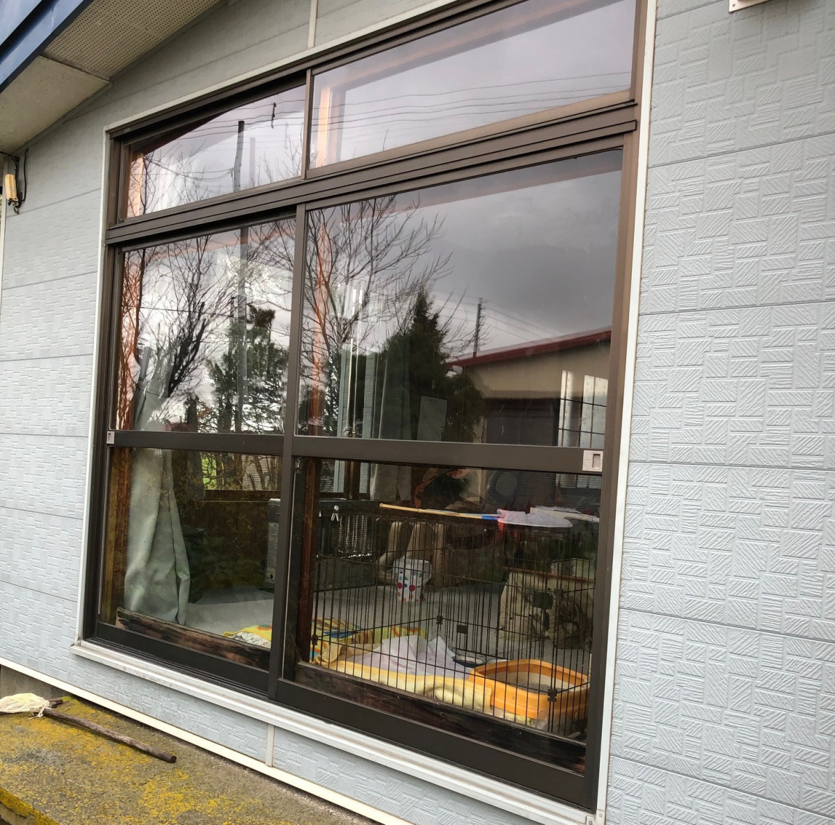 古石商店の先進的窓リノベの補助金を活用していただき、後日、岩見沢市プレミアム建設券でドア交換します。の施工前の写真1