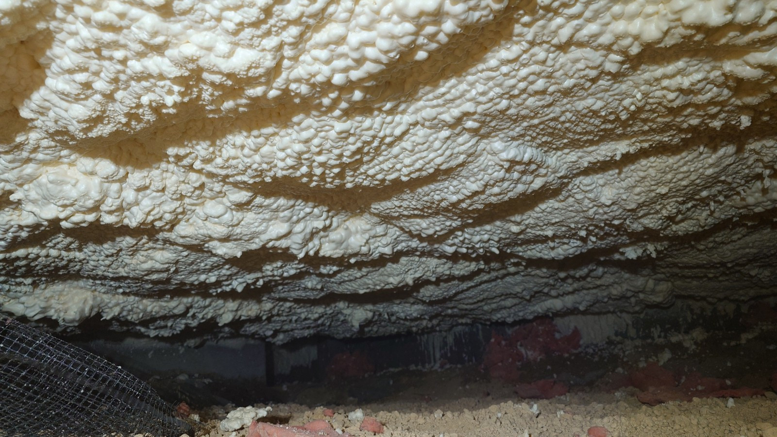 古石商店の床が冷たい！を解消！　まるごと断熱　ウレタン充填工事の現場をご紹介。目的は灯油代節約です。のお客さまの声の写真1