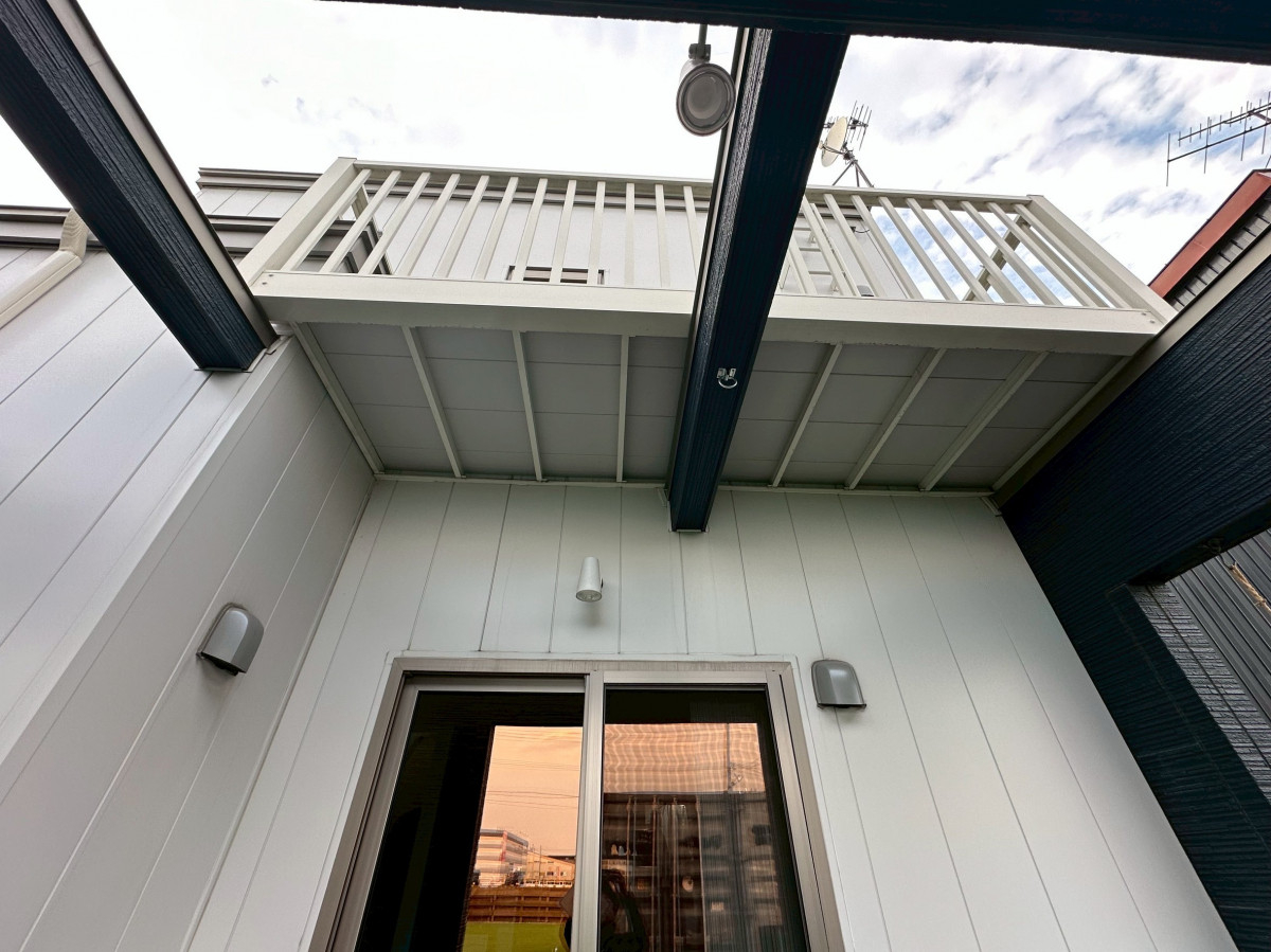 古石商店のカーポートやエクステリアも岩見沢市建設券の対象です。風除室やサンルームも是非この機会に！の施工前の写真1