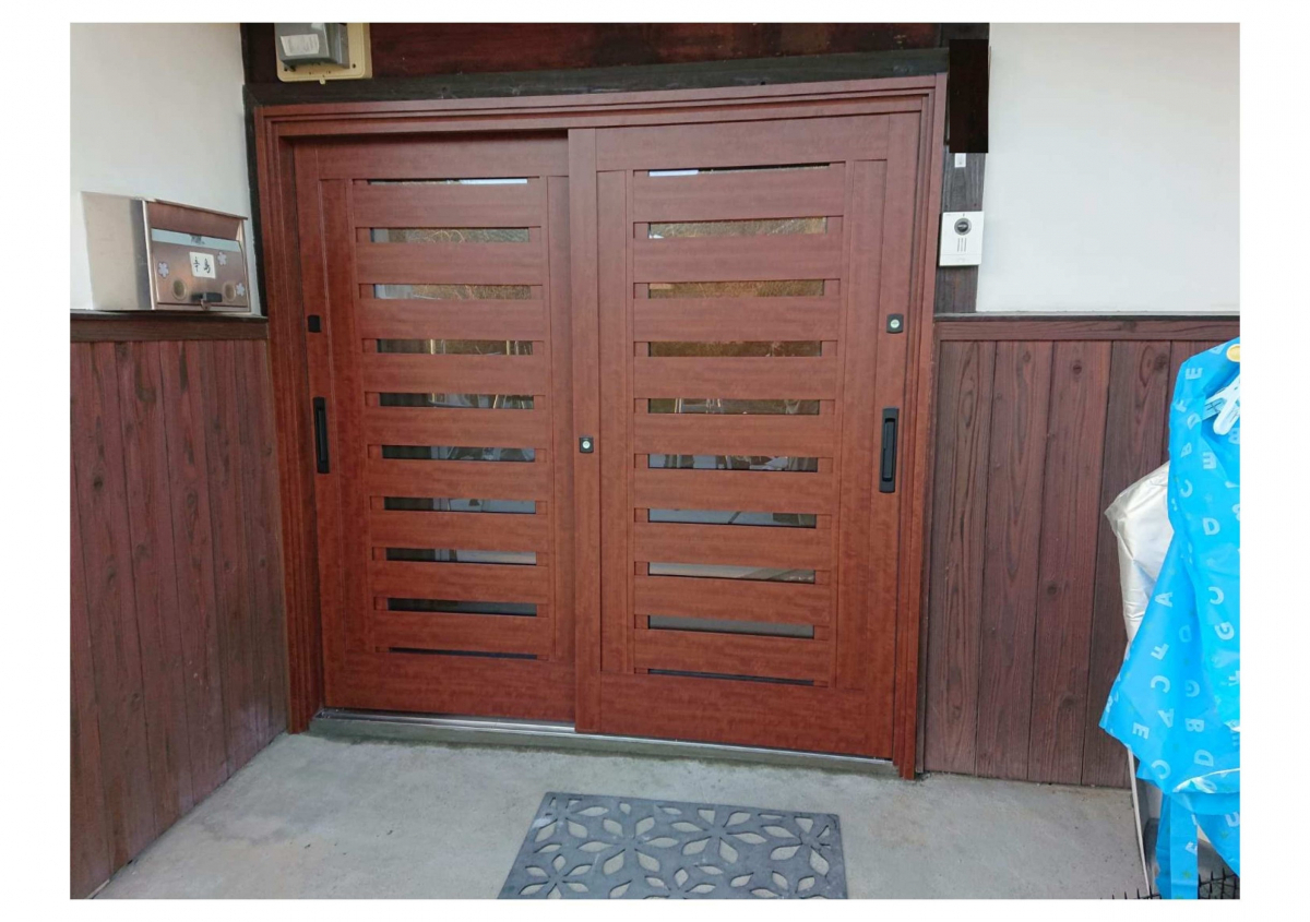 たがわの昔ながらの木枠の玄関から新しい玄関扉へ✨の施工後の写真1