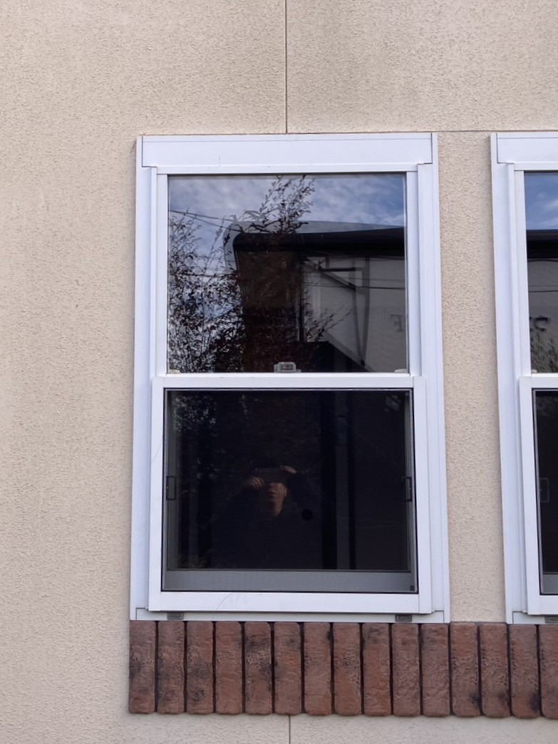 つくば住生活 つくば店の工事は１日。トリプルガラスの高性能窓に取替えリフォーム。＜茨城県つくば市＞の施工前の写真1