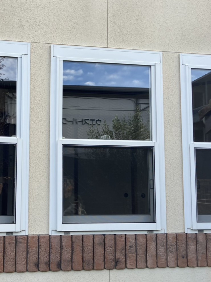 つくば住生活 つくば店の工事は１日。トリプルガラスの高性能窓に取替えリフォーム。＜茨城県つくば市＞の施工前の写真2
