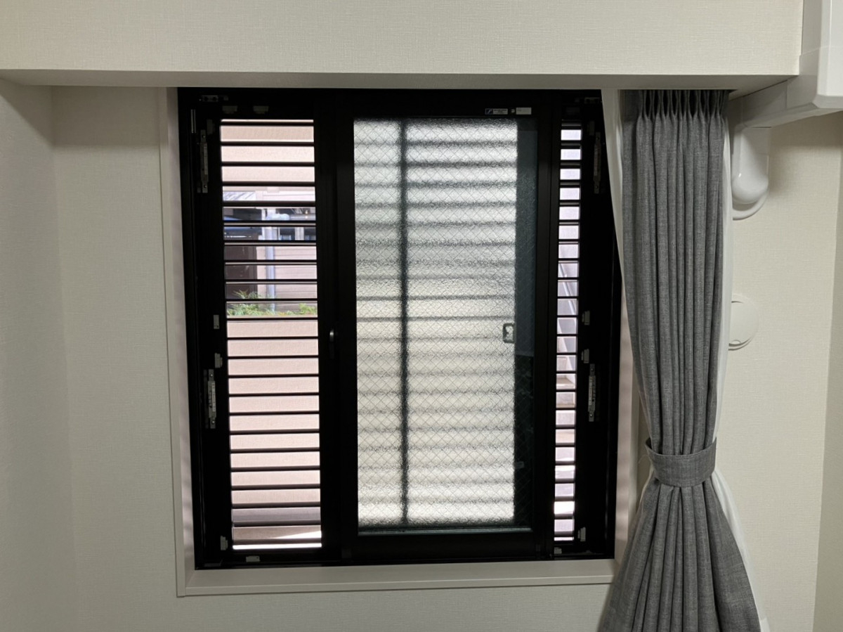 つくば住生活 つくば店のマンション北側の寒さ・廊下の足音対策｜インプラス＋真空ガラスで高断熱・防音リフォーム【補助金対象】の施工前の写真3