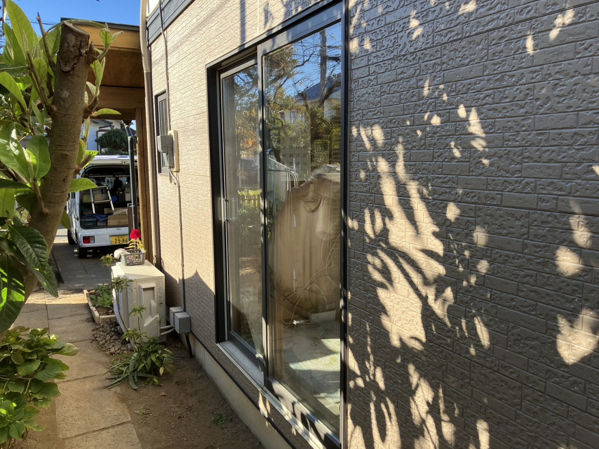 つくば住生活 つくば店のLIXILのリプラスでトリプルガラスの窓に取替えて、冬の寒さと夏の冷房効率を改善＜茨城県土浦市＞の施工前の写真1