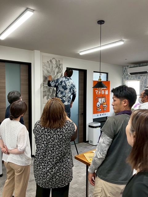 事務所に登場👀❢❢ 三幸トーヨー住器のブログ 写真1