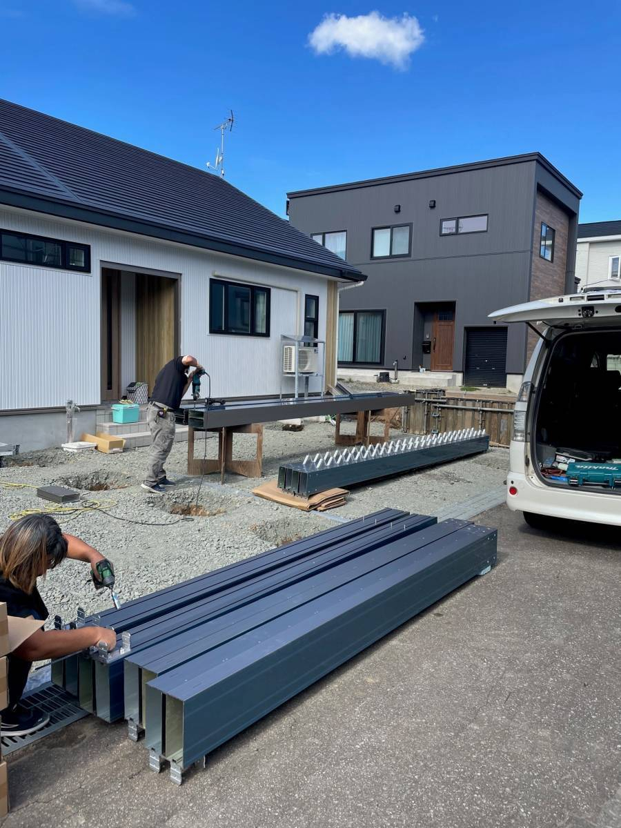 三幸トーヨー住器の青森県青森市豪雪地帯カーポート工事の施工後の写真2