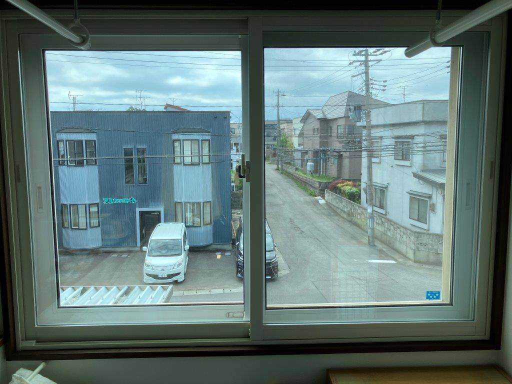 三幸トーヨー住器の窓リノベ補助金を利用して内窓を取付しましたの施工後の写真3