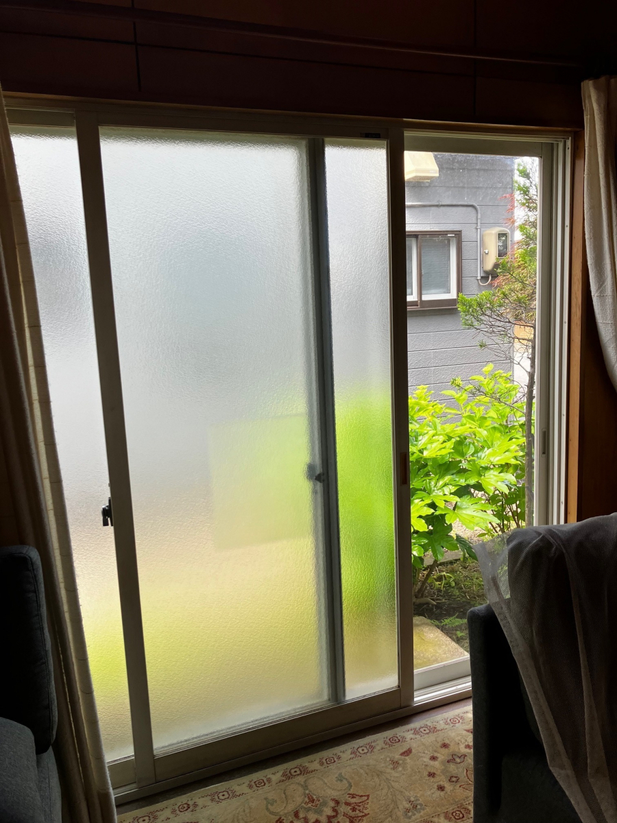 三幸トーヨー住器の内窓設置で夏の暑さ対策!の施工前の写真1