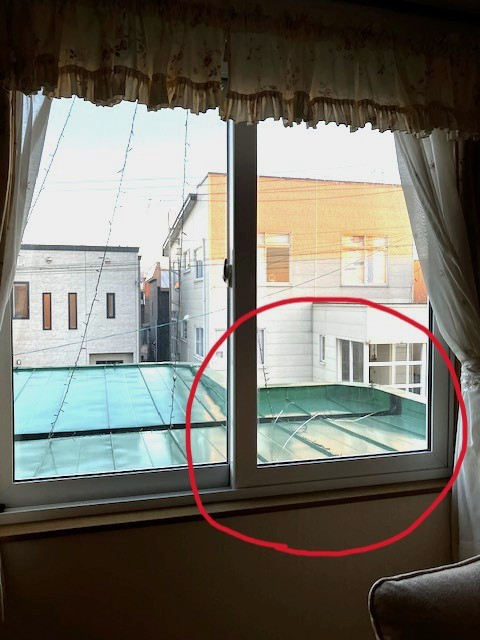 三幸トーヨー住器の割れてしまったガラス修理🪟の施工前の写真1