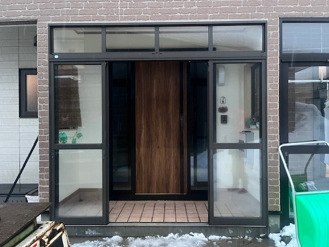 三幸トーヨー住器の玄関の引き戸が大変身！！の施工後の写真1
