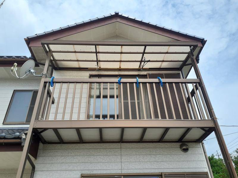 カワサキトーヨー住器 那須那珂川のベランダ屋根材交換の施工前の写真1