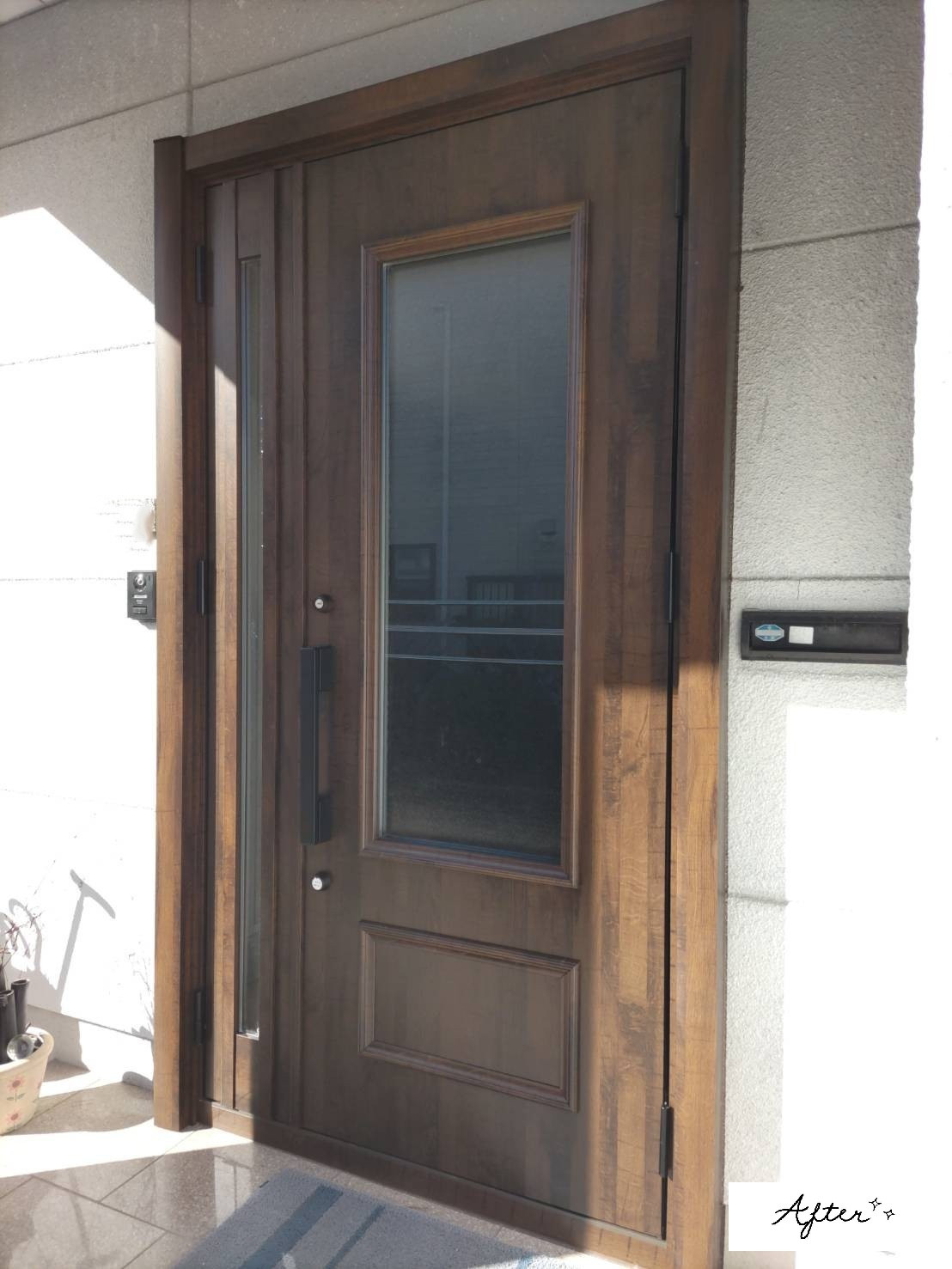 カワサキトーヨー住器 那須那珂川の玄関ドア交換工事(K 様邸)の施工後の写真2