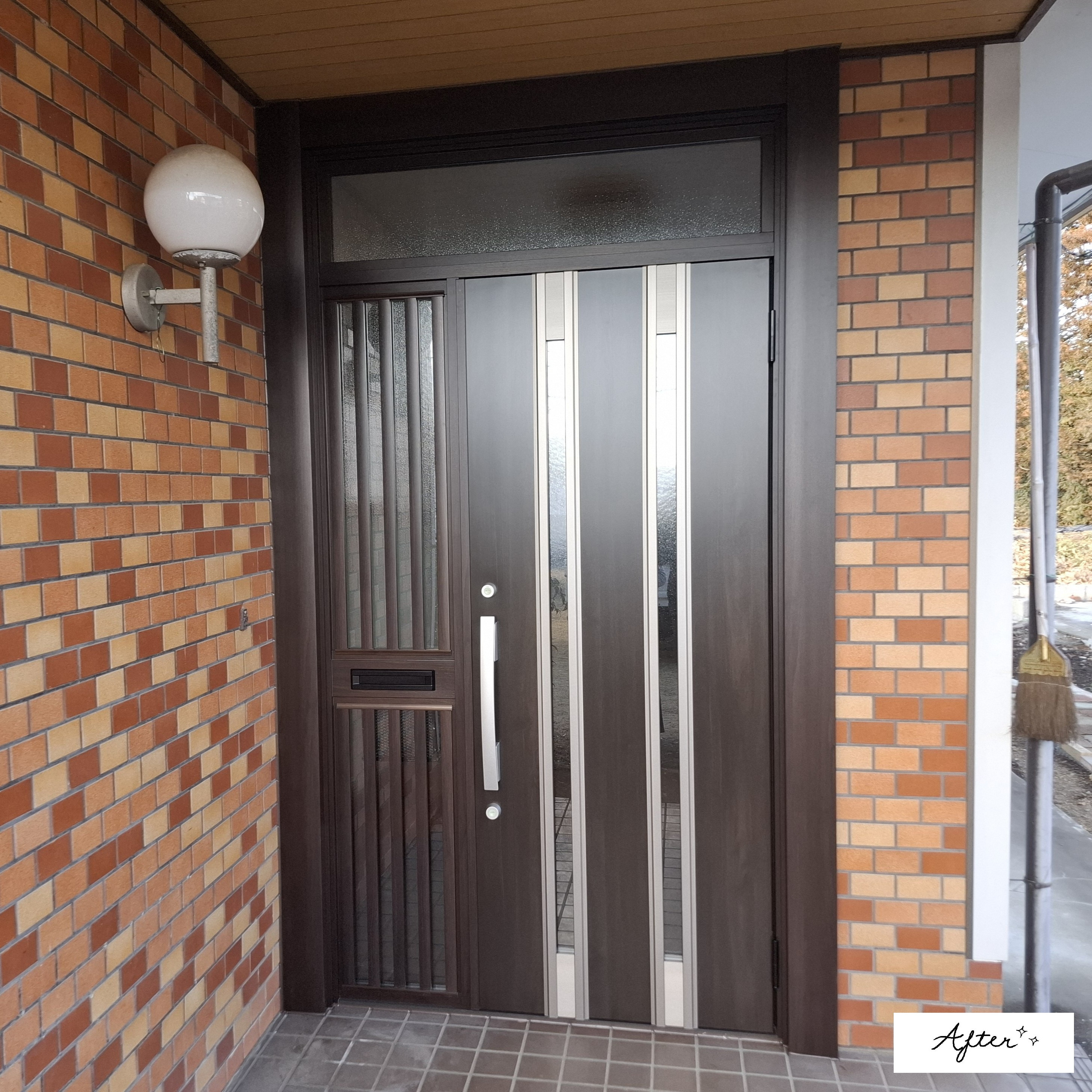 カワサキトーヨー住器 那須那珂川の玄関ドア交換工事(S 様邸)の施工後の写真1