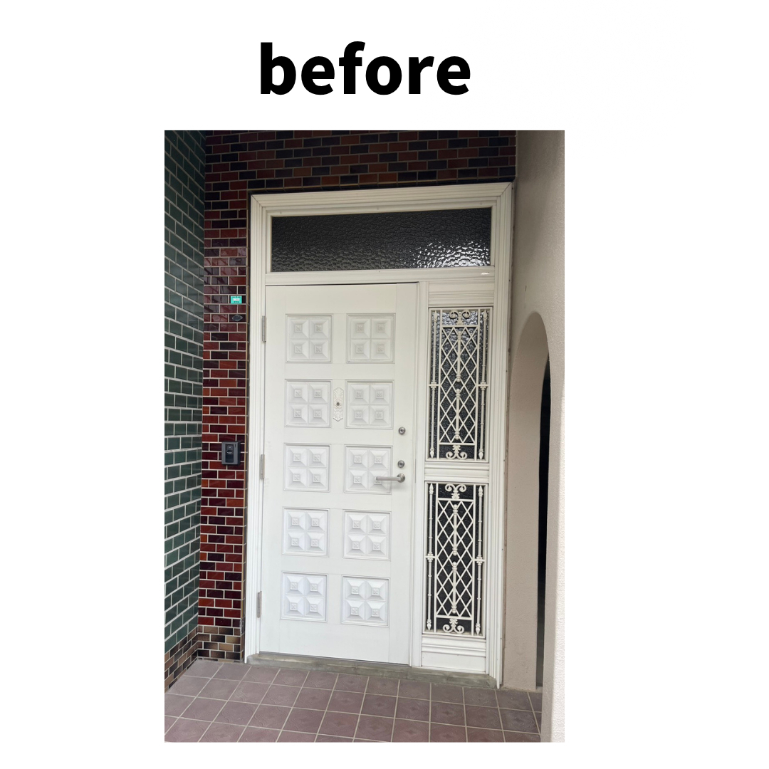 マドLABO前橋の前橋市で玄関ドア交換｜LIXILリシェントC12型　施工事例の施工前の写真1