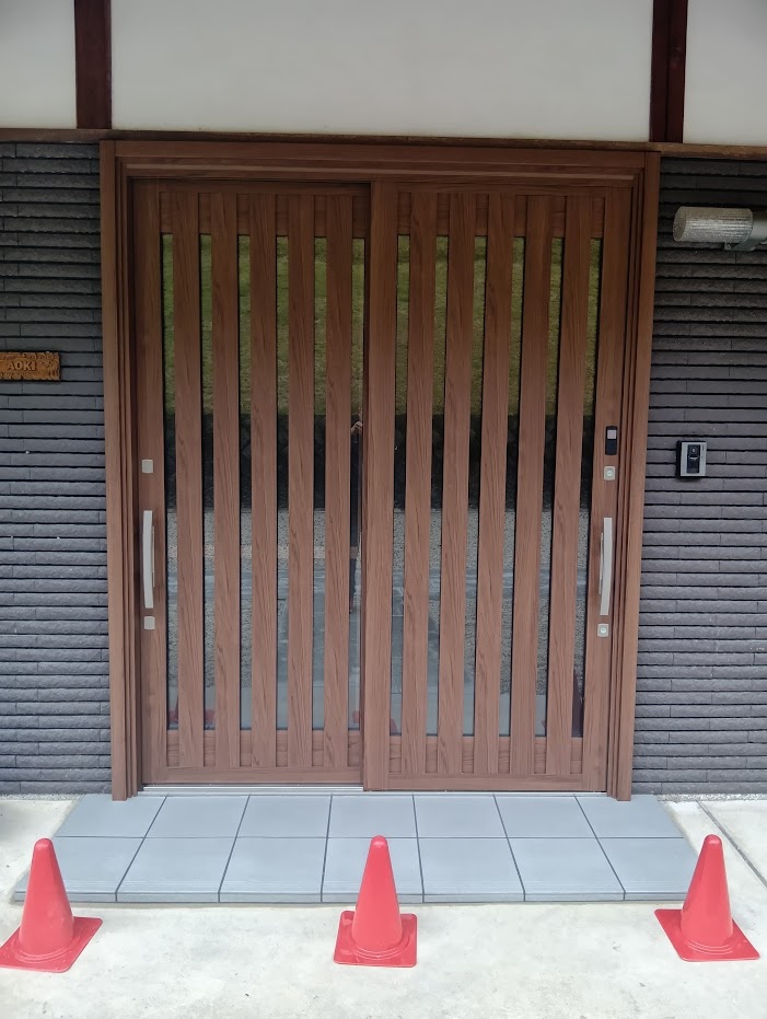 ビエンカサの何ということでしょう　たった一日で、こんなに素晴らしい玄関廻りになりましたの施工事例詳細写真1