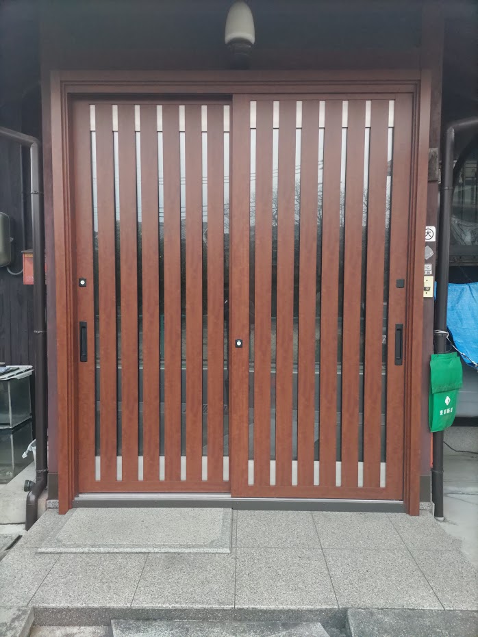 ビエンカサの玄関工事させてもらいました あっという間の玄関交換②の施工事例詳細写真1