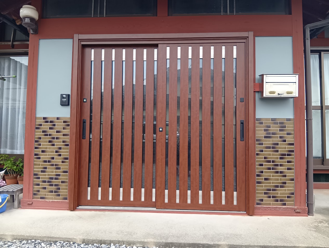 ビエンカサのたった一日で、玄関が見違えるようにきれいになりましたの施工事例詳細写真1