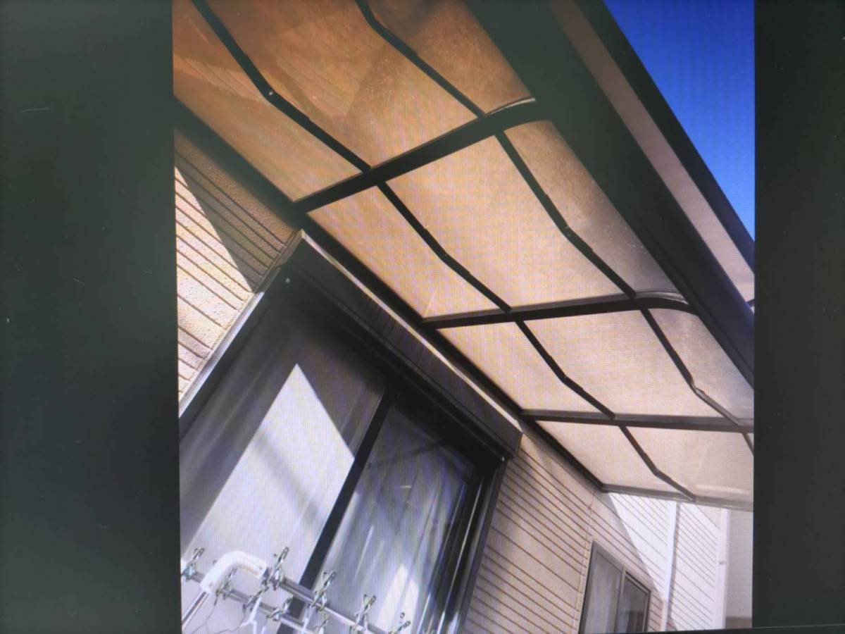 ビエンカサの頑丈に補強したテラス屋根の施工前の写真2