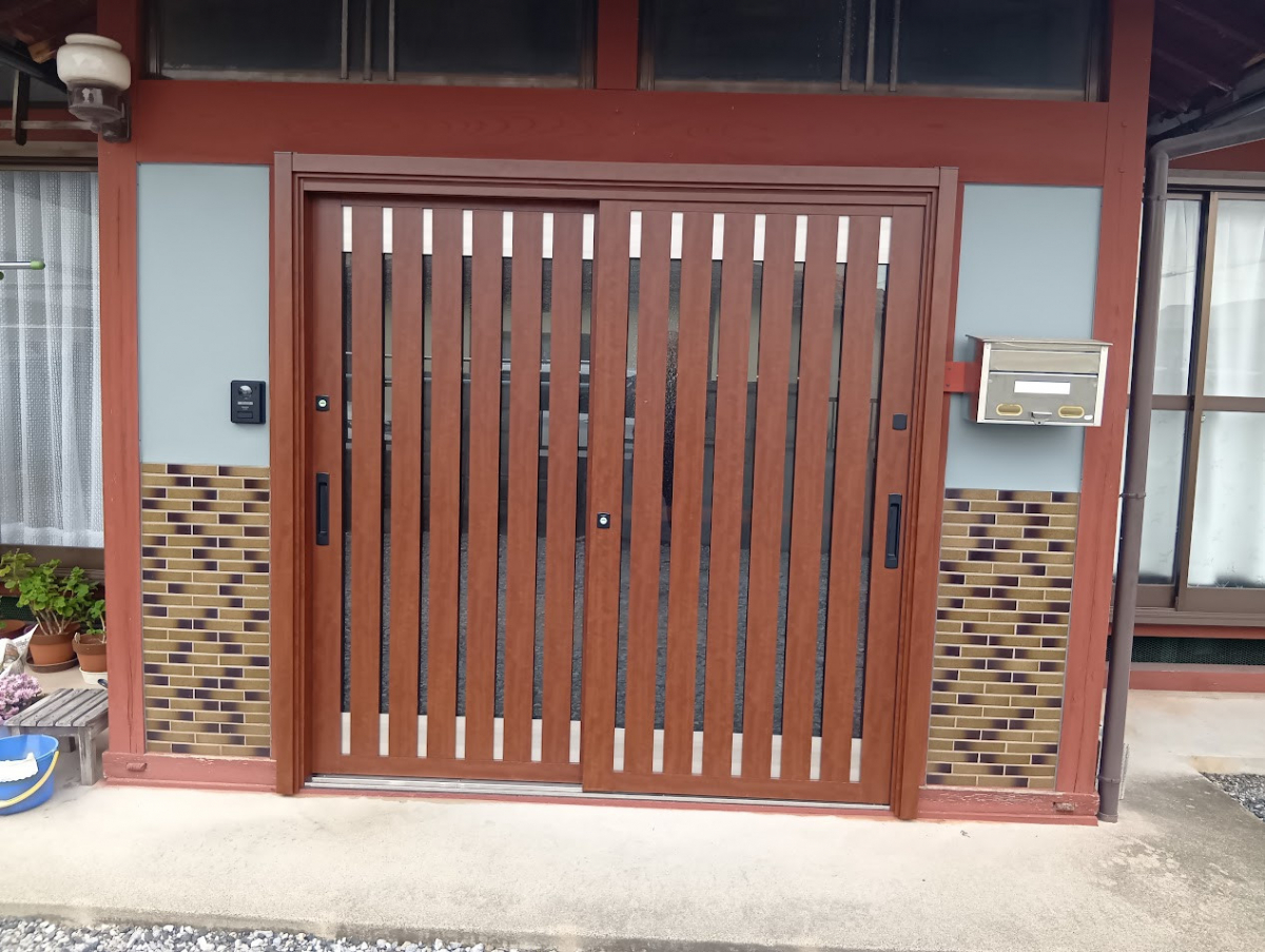 ビエンカサのたった一日で、玄関が見違えるようにきれいになりましたの施工後の写真1