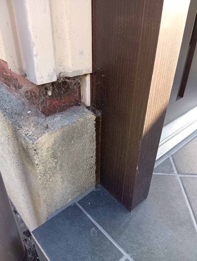 ビエンカサのこんな玄関でも交換可能です　すっきりした玄関で評判上々の施工後の写真2