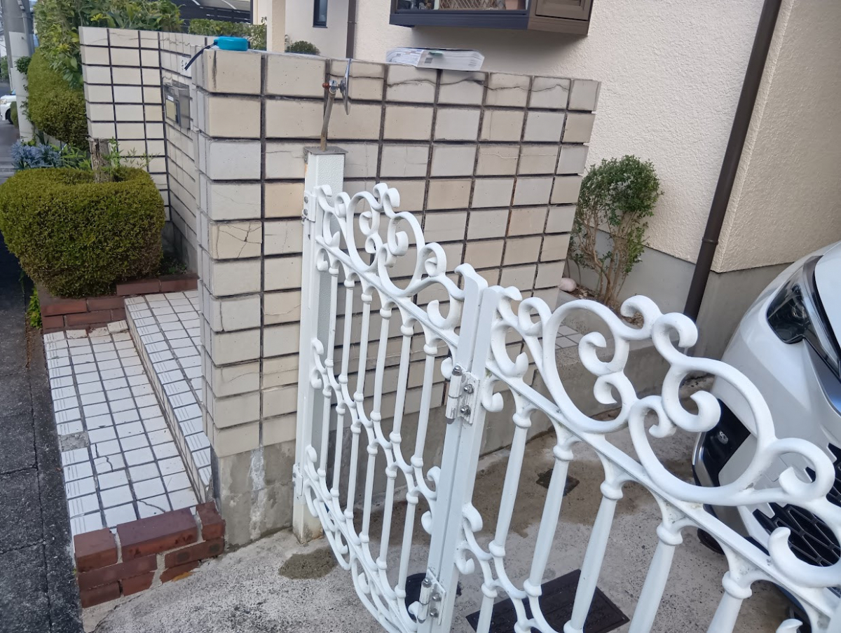 ビエンカサの門回りが一新しましたの施工前の写真3