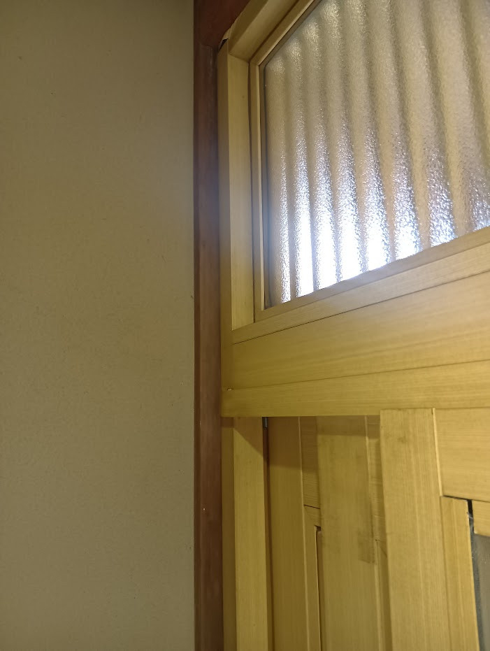 ビエンカサのたった一日で、玄関がグレードアップしました　電気錠仕様になりましたの施工前の写真2