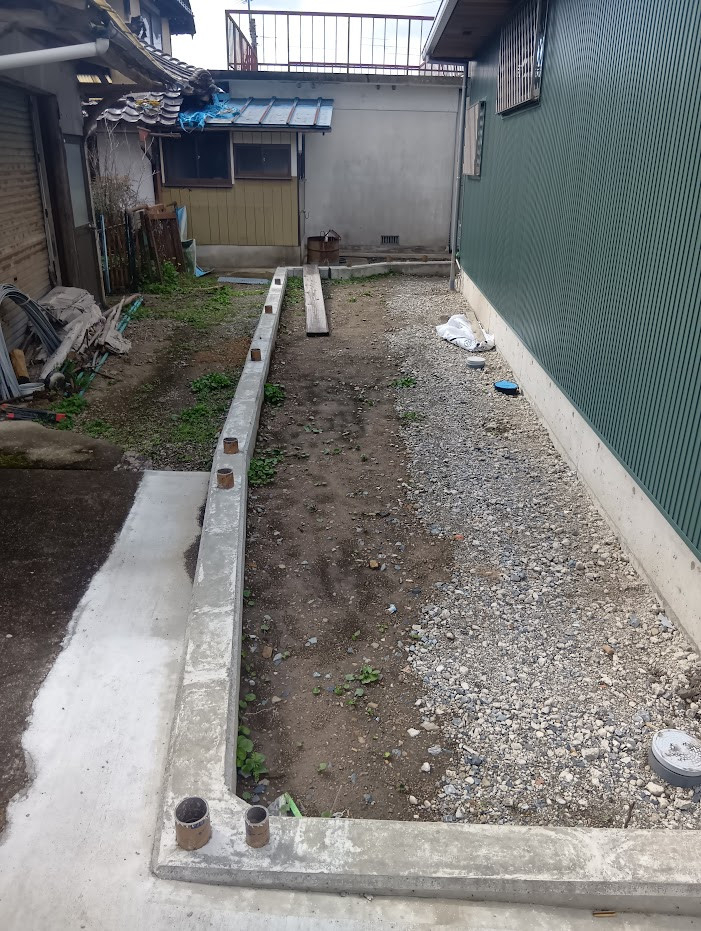 ビエンカサのフェンス工事をさせて頂きましたの施工前の写真1