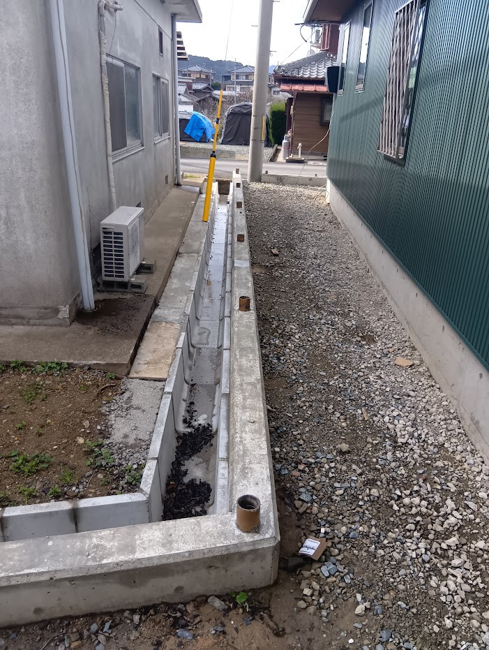 ビエンカサのフェンス工事をさせて頂きましたの施工前の写真3