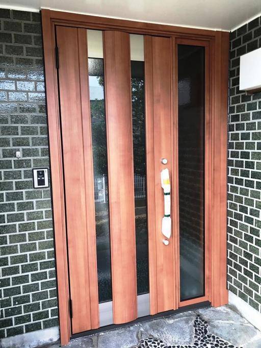 広海クラシオ 徳島店の玄関ドア交換：１ＤＡＹリフォーム工事⑦の施工後の写真2