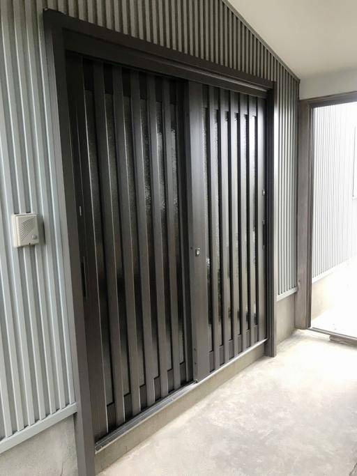 広海クラシオ 徳島店の玄関ドア交換：１ＤＡＹリフォーム工事⑧の施工後の写真1